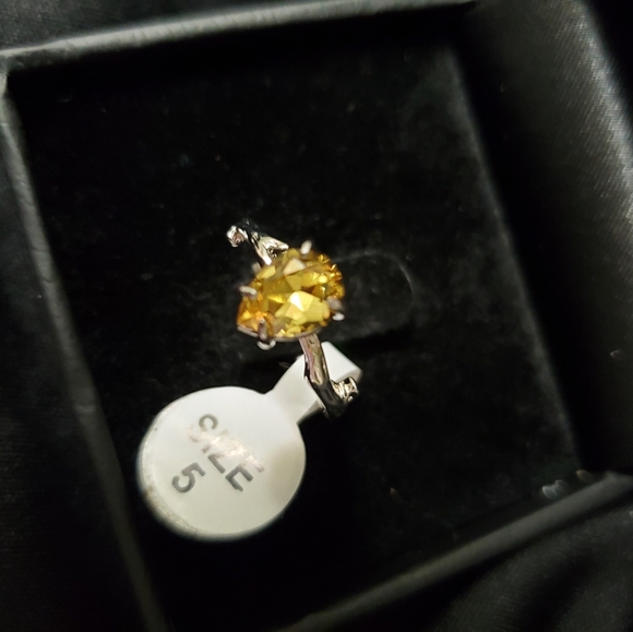 ring - Picture 3 of 3